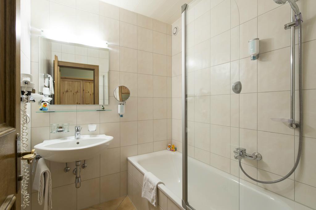 Alpenhotel Valluga Zürs Kamer foto