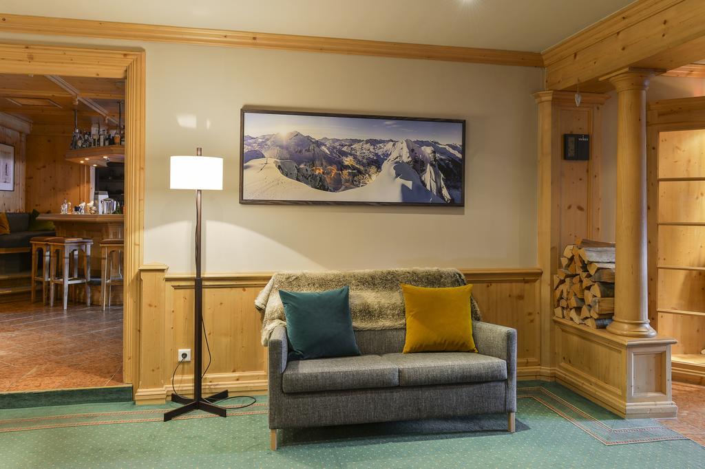 Alpenhotel Valluga Zürs Buitenkant foto