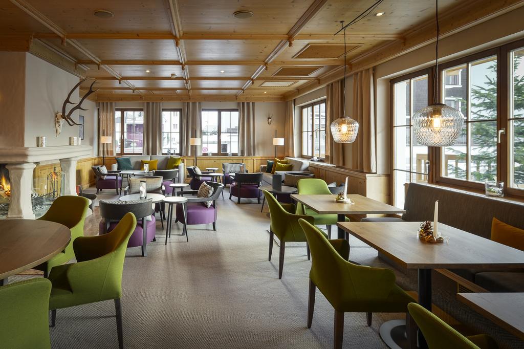 Alpenhotel Valluga Zürs Buitenkant foto